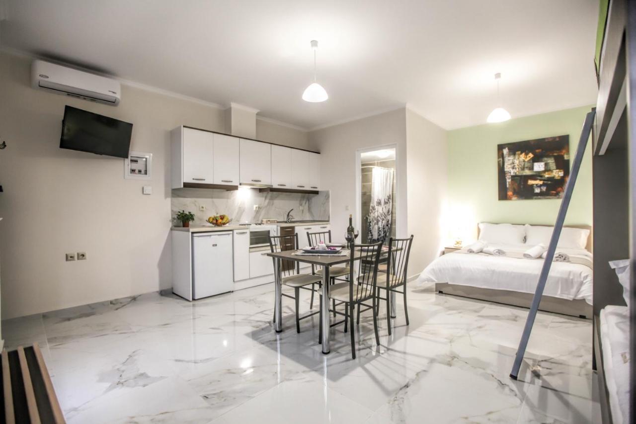 Del Sol #2 Meteora Luxurious Family Suites 칼람파카 외부 사진